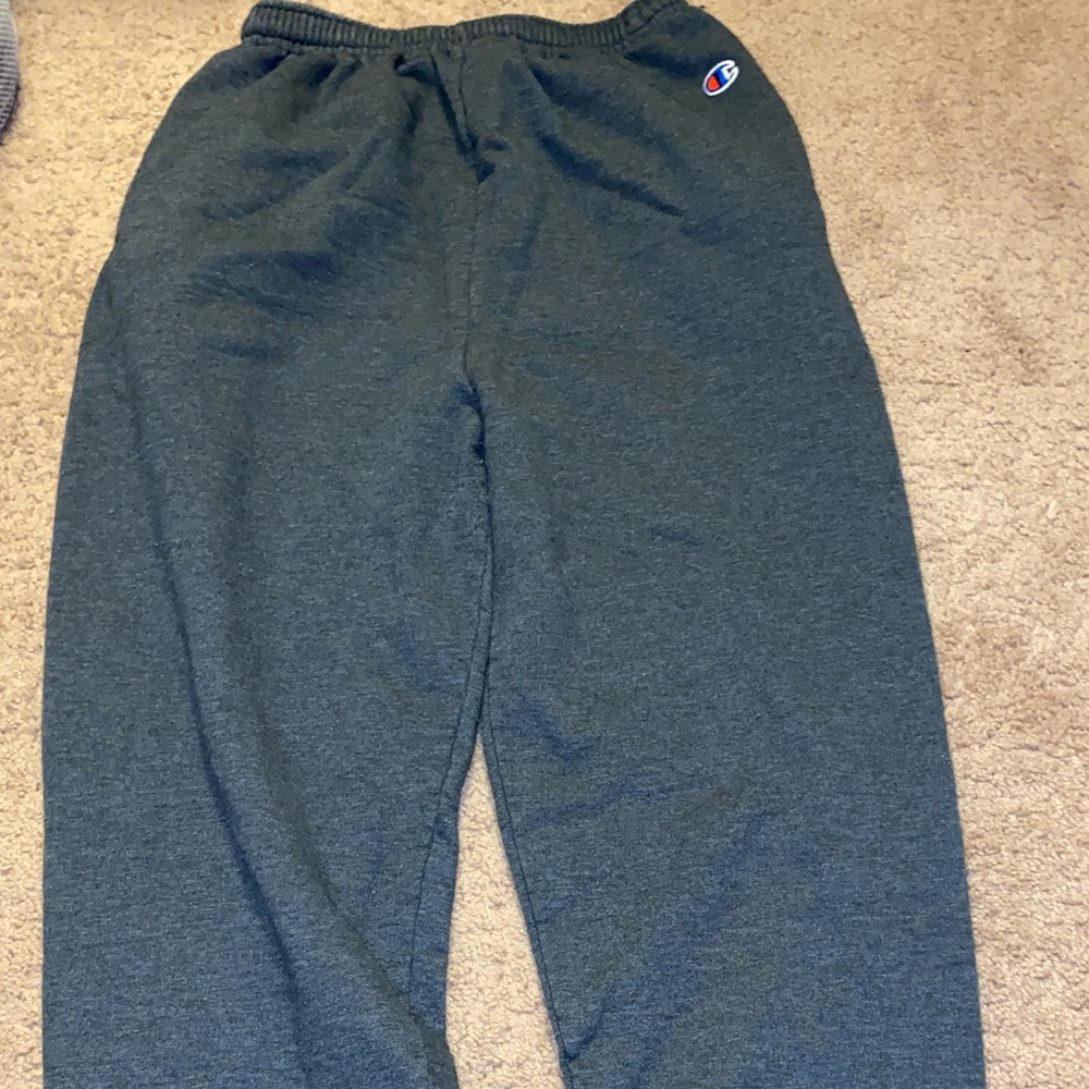 Men’s champion sweats size medium